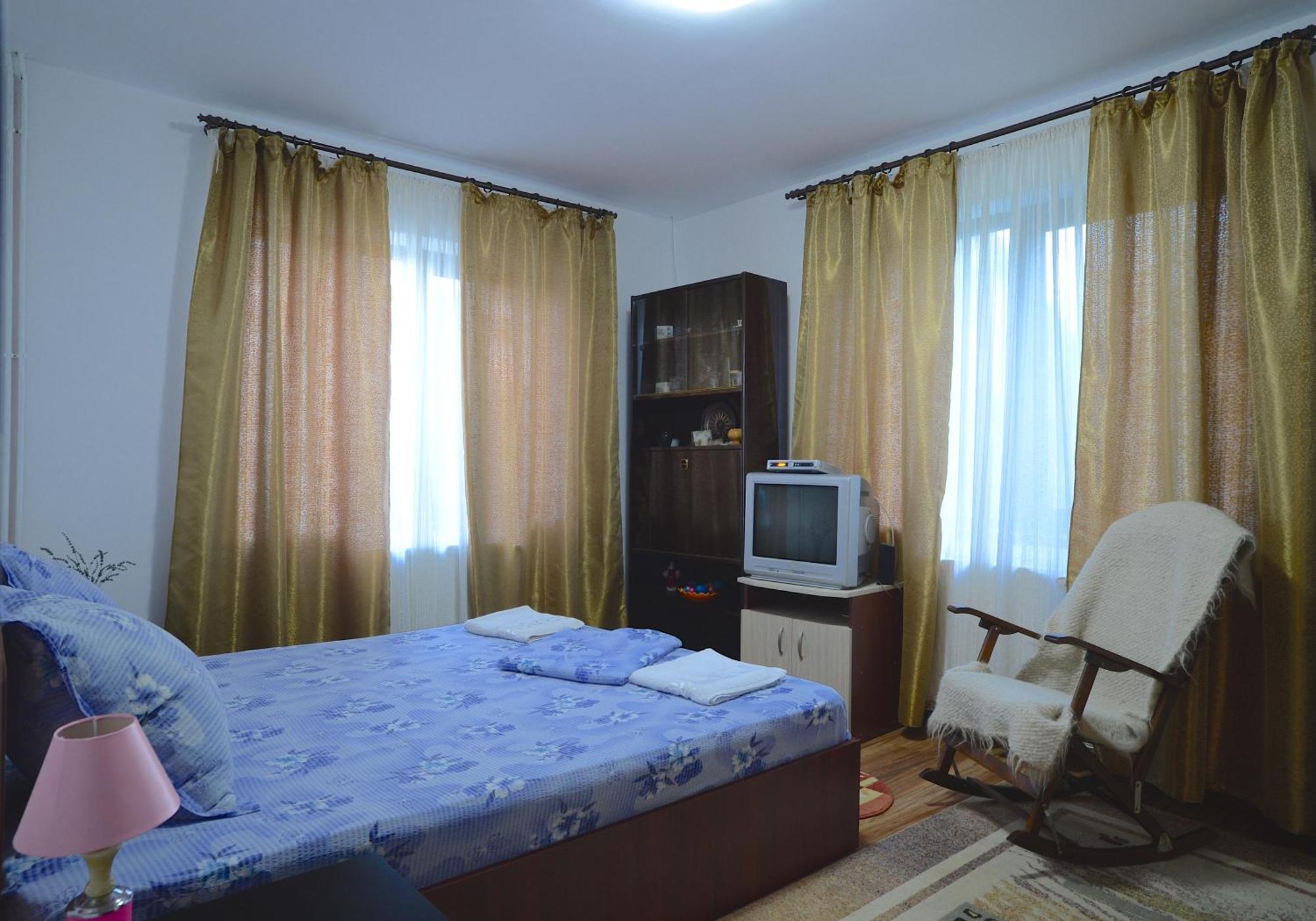 Vila Madudu Valenii de Munte Luaran gambar