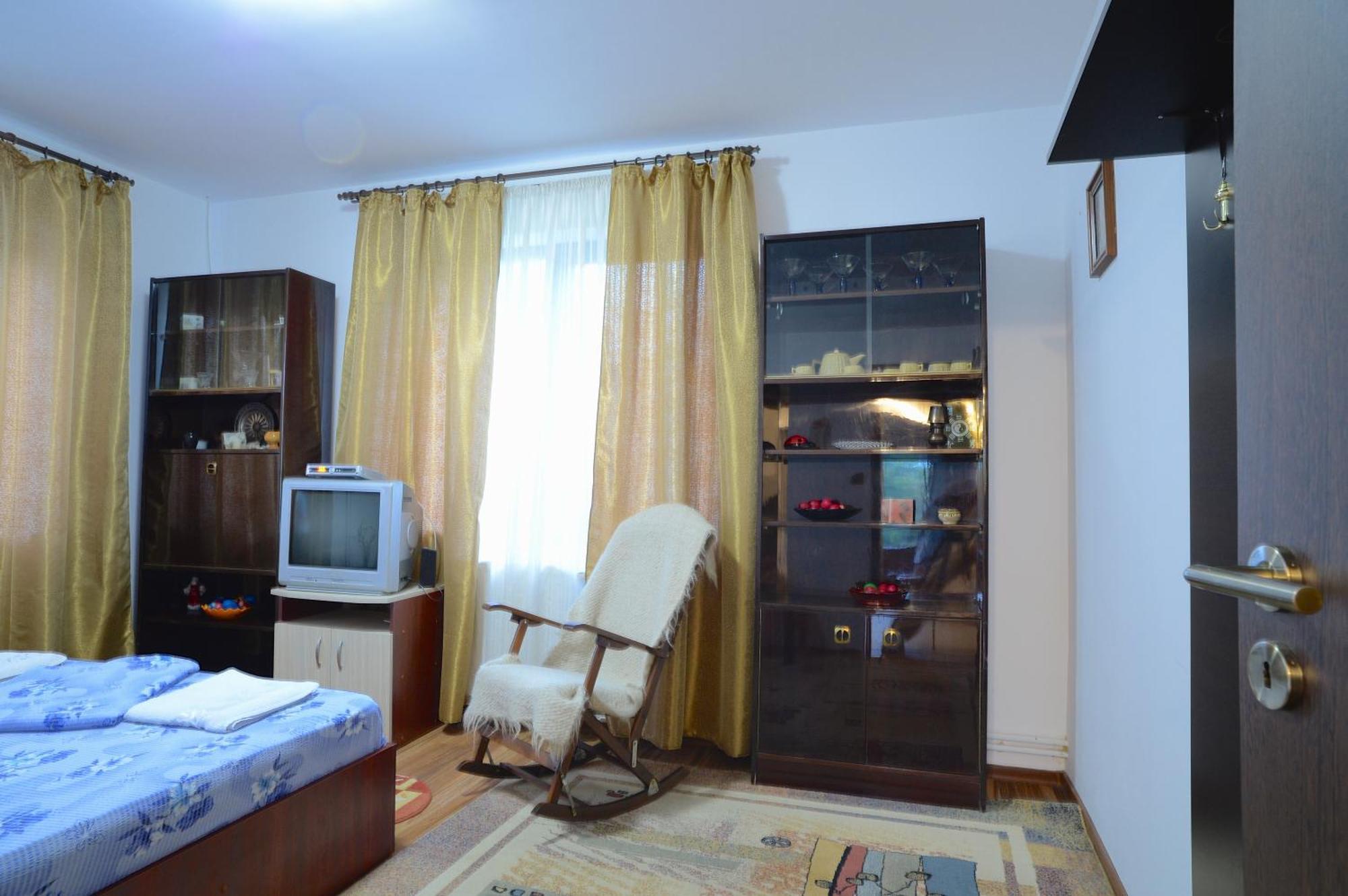Vila Madudu Valenii de Munte Luaran gambar