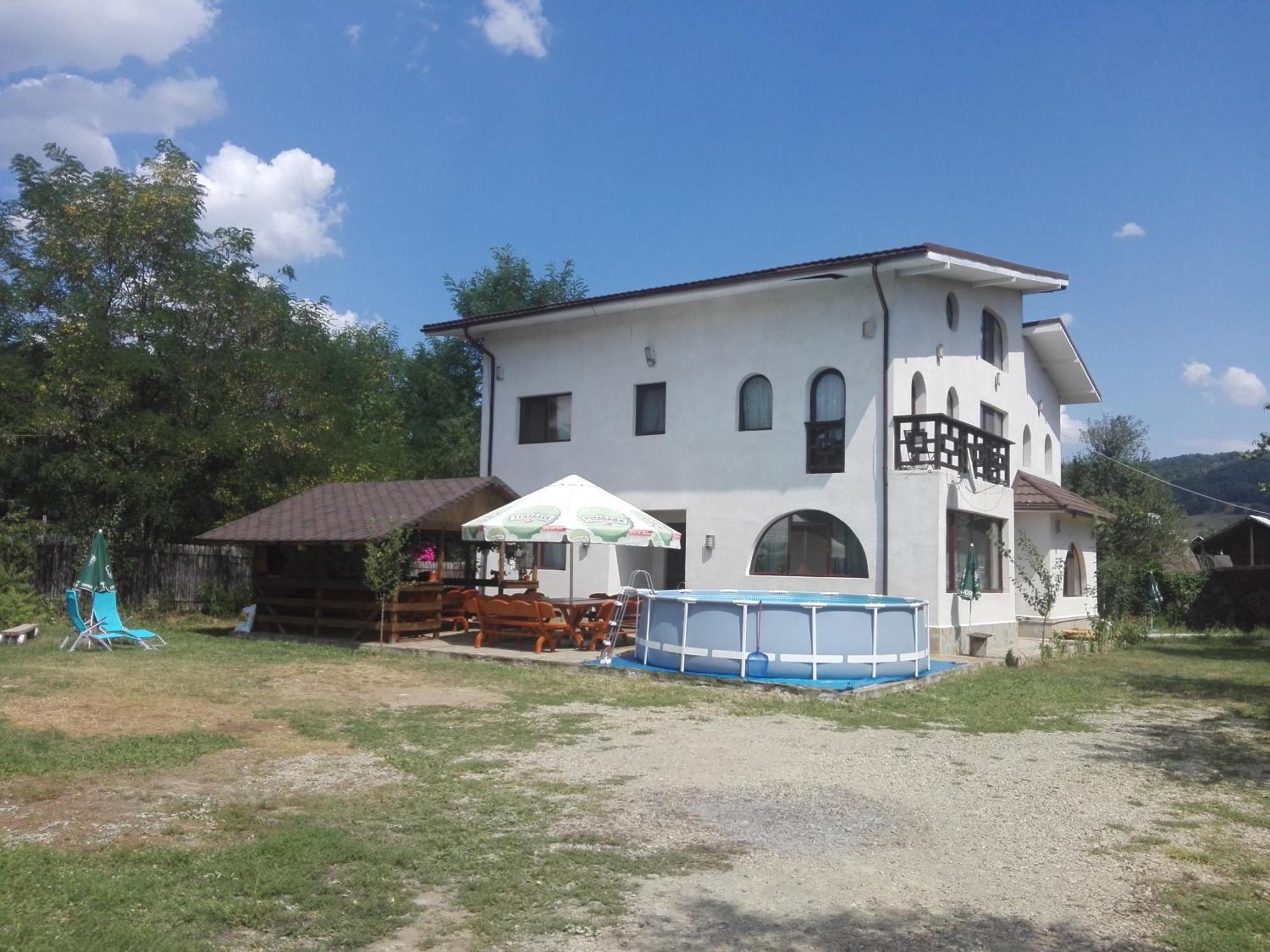Vila Madudu Valenii de Munte Luaran gambar